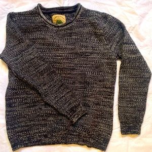 Knit Crew Neck sweater.